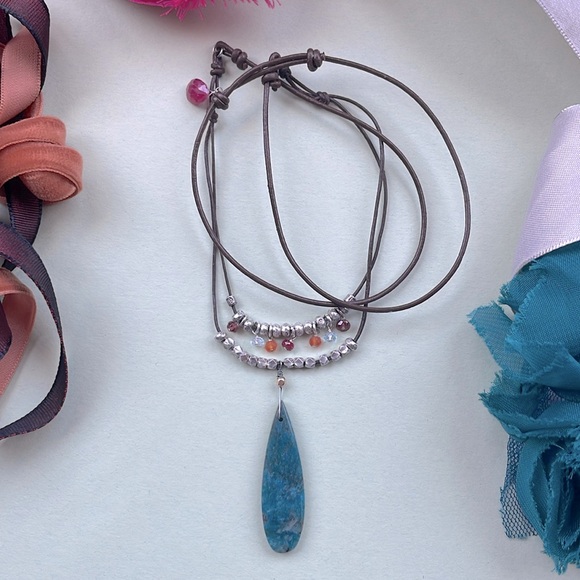 Fade to Blue Necklace - Picture 2 of 2